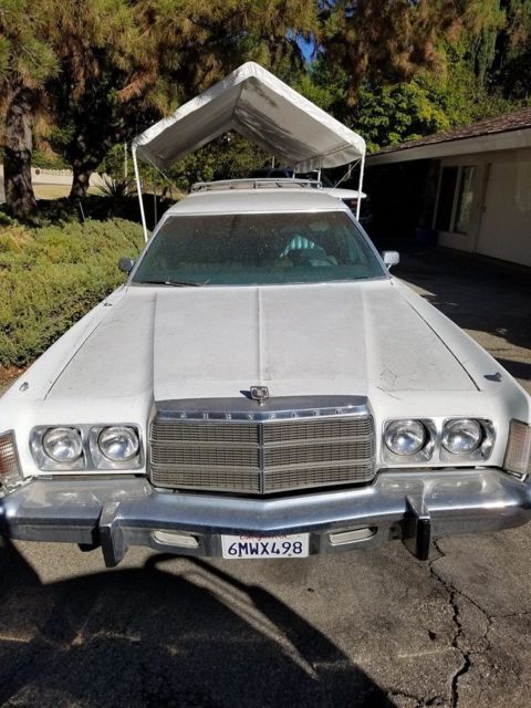 1976 White Chrysler Town & Country Wagon