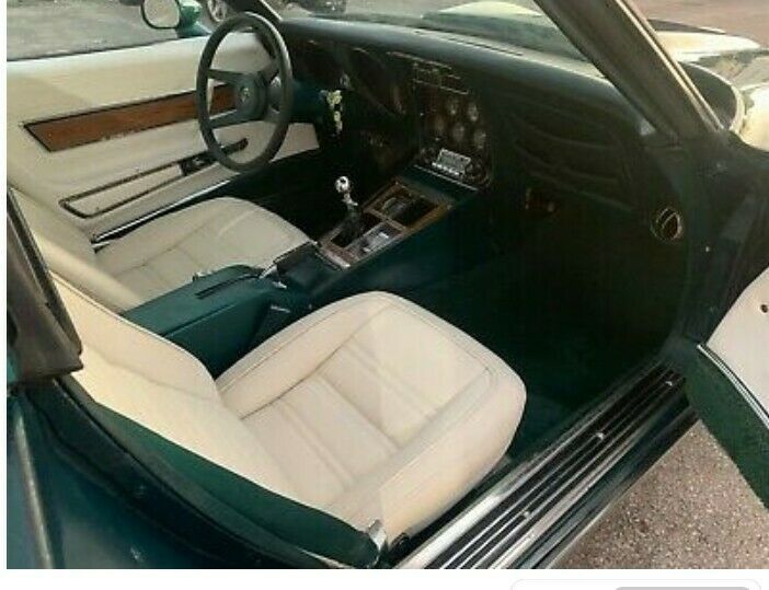 1976 Green Chevrolet Corvette