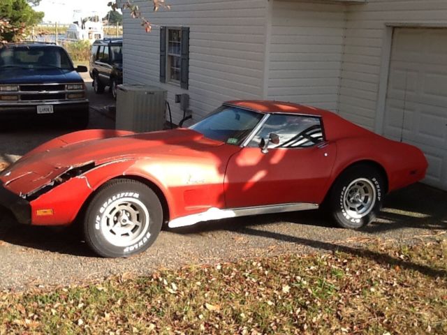 1976 Red Chevrolet Corvette Coupe