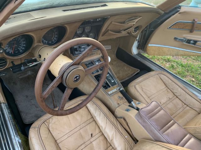 1976 White Chevrolet Corvette