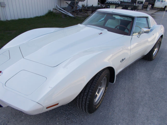 1976 White Chevrolet Corvette