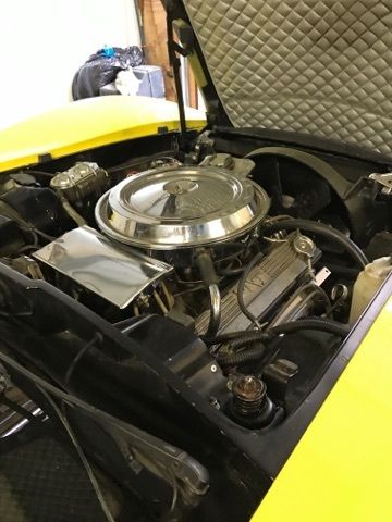 1976 Yellow Chevrolet Corvette Coupe
