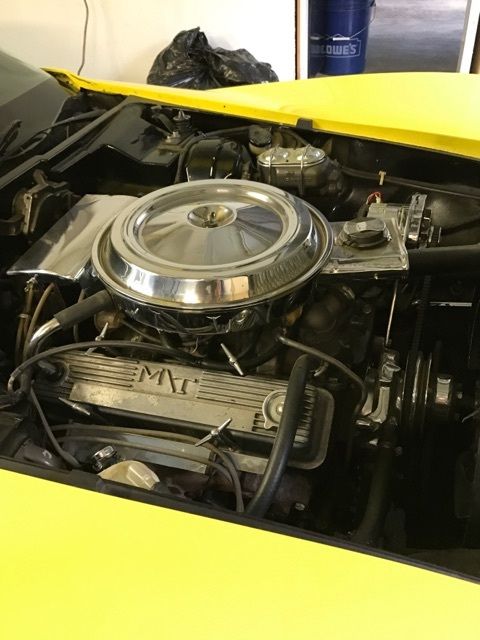 1976 Yellow Chevrolet Corvette Coupe