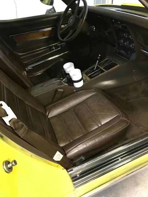 1976 Yellow Chevrolet Corvette Coupe