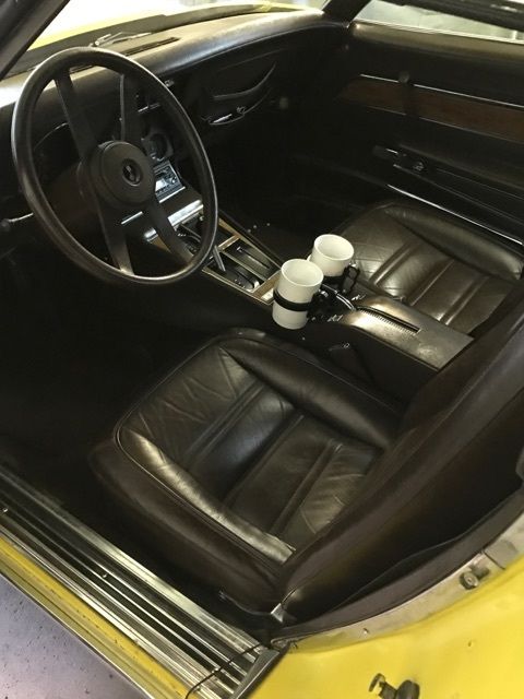 1976 Yellow Chevrolet Corvette Coupe
