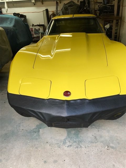 1976 Yellow Chevrolet Corvette Coupe