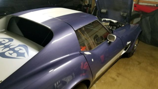 1976 White Chevrolet Corvette Coupe