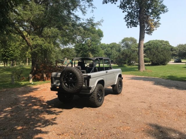 1976 Gray Ford Bronco SUV