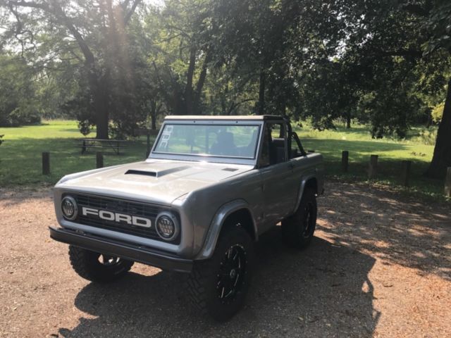 1976 Gray Ford Bronco SUV