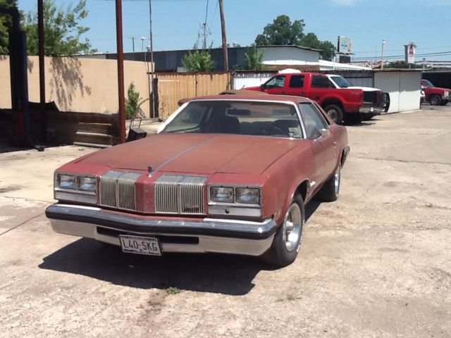 1976 Burgundy Oldsmobile Cutlass Coupe