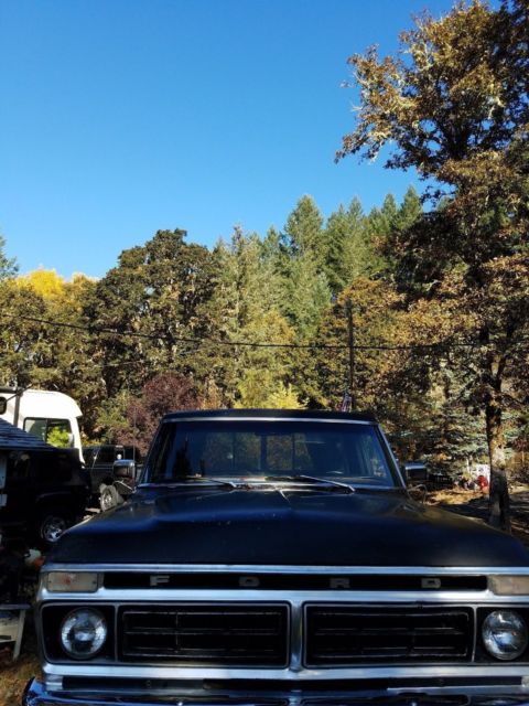 1976 Black Ford F-250