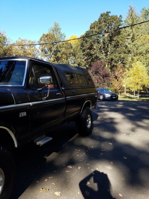 1976 Black Ford F-250