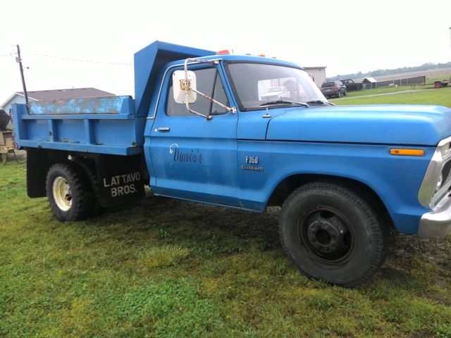1976 Blue Ford F-350 regular cab