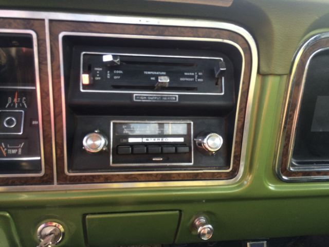 1976 Green Ford F-150 Standard Cab Pickup