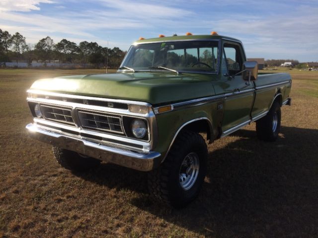 1976 Green Ford F-150 Standard Cab Pickup
