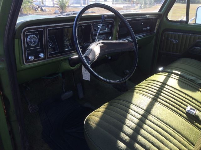 1976 Green Ford F-150 Standard Cab Pickup