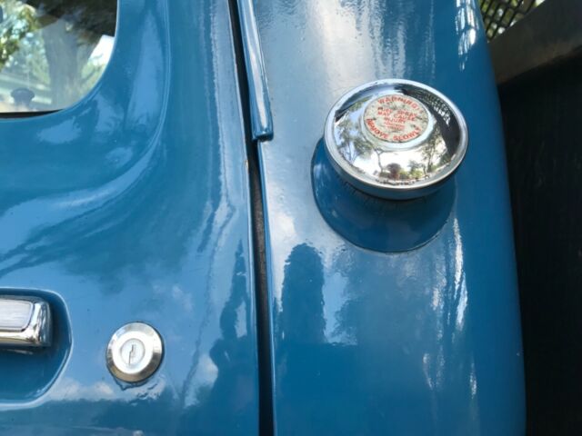 1976 Blue Ford F-250 Standard Cab Pickup