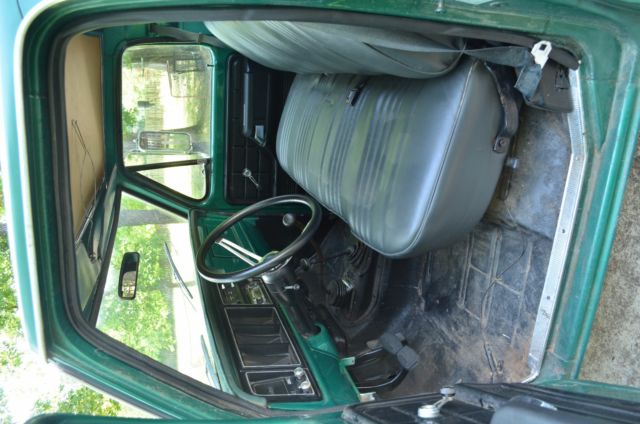 1976 Green Ford F-250 Standard Cab Pickup