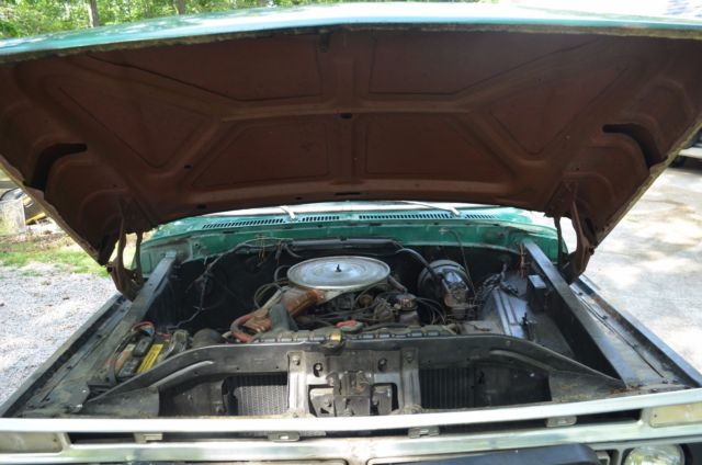 1976 Green Ford F-250 Standard Cab Pickup