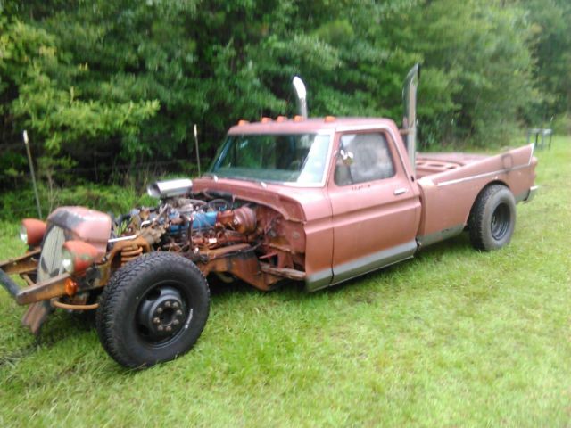 1976 Primer Ford F350 Cab & Chassis