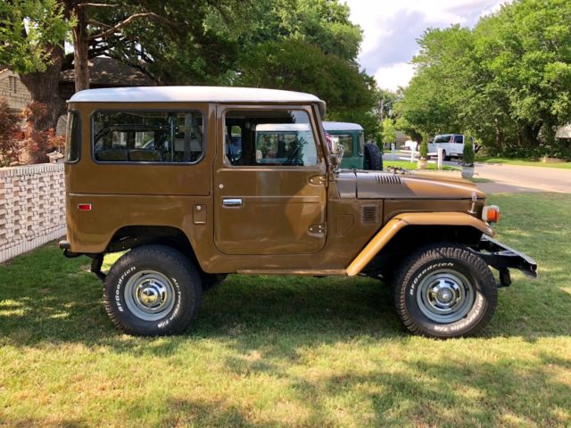 1976 Red Toyota Land Cruiser