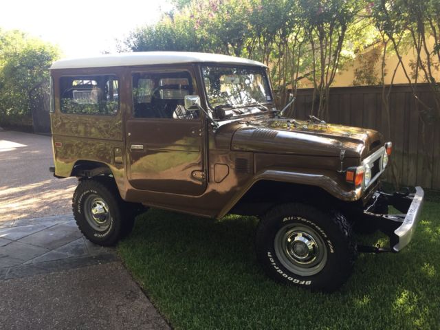 1976 Red Toyota Land Cruiser