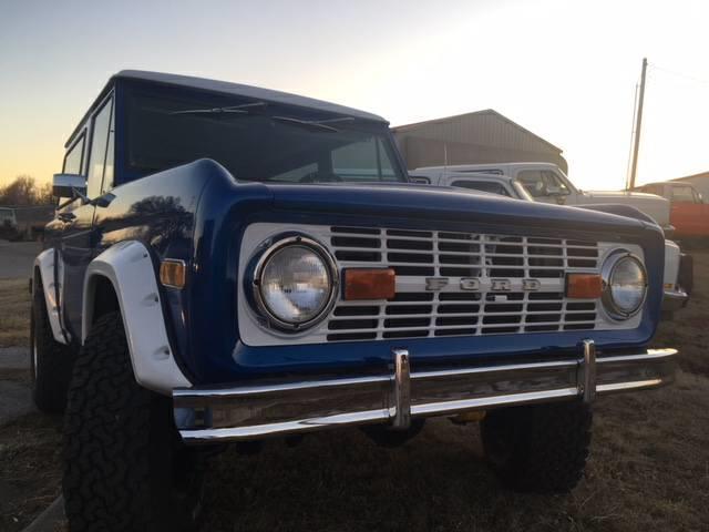 1976 Blue Ford Bronco --