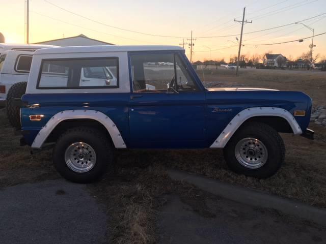 1976 Blue Ford Bronco --