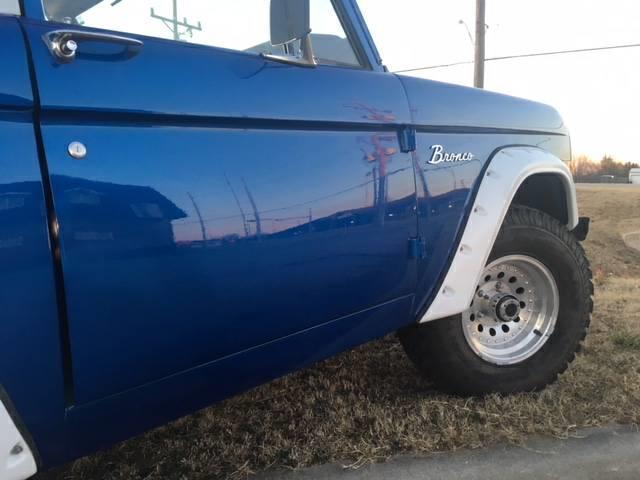1976 Blue Ford Bronco --