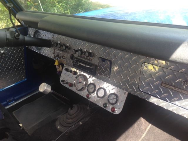 1976 Blue Ford Bronco SUV