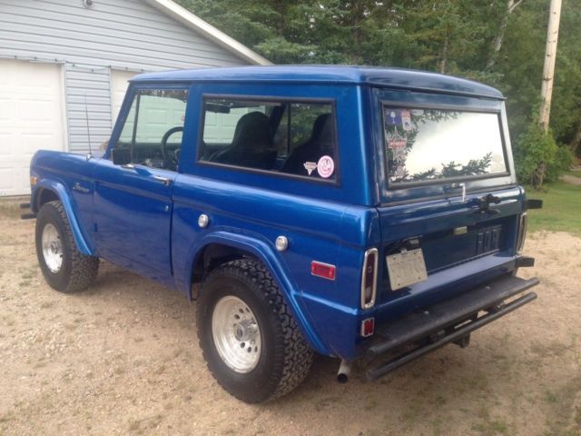 1976 Blue Ford Bronco SUV