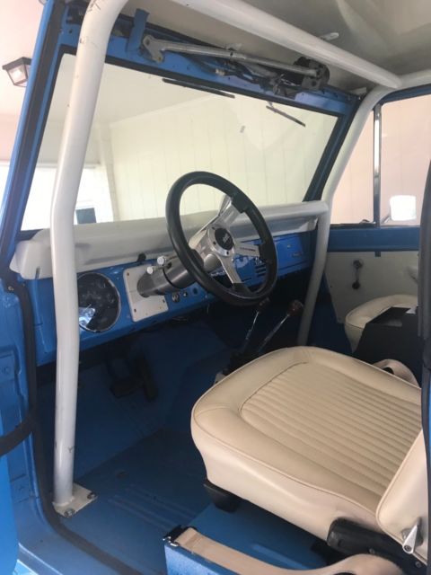 1976 Blue Ford Bronco SUV