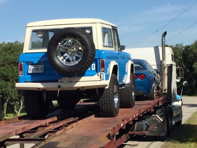 1976 Blue Ford Bronco SUV