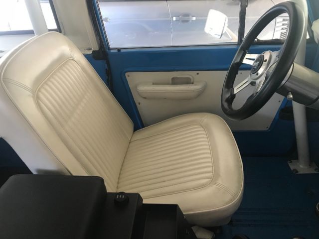 1976 Blue Ford Bronco SUV