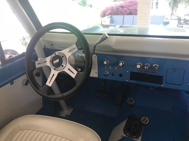 1976 Blue Ford Bronco SUV