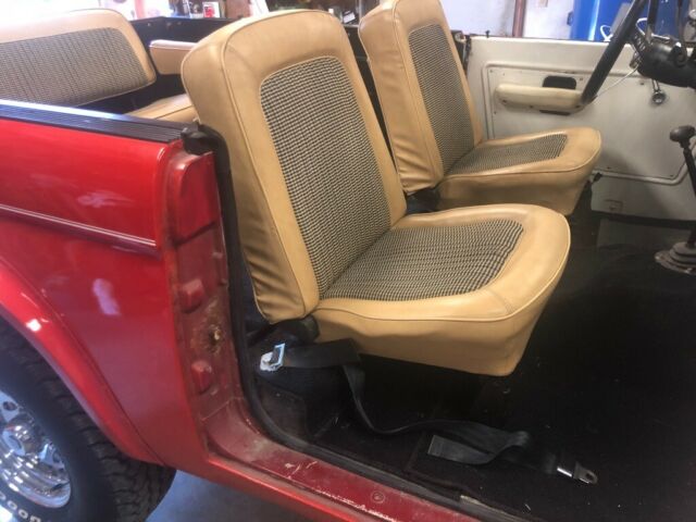 1976 Red Ford Bronco SUV