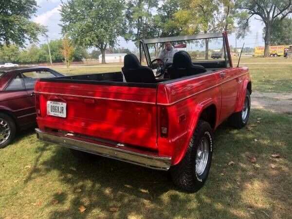1976 Red Ford Bronco SUV