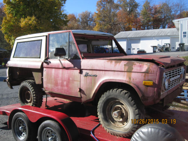 1976 Burgundy Ford Bronco