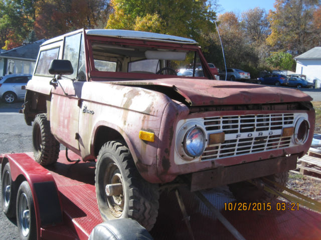 1976 Burgundy Ford Bronco