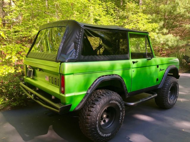 1976 Green Ford Bronco Early SUV
