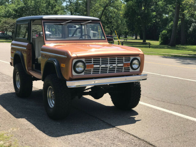 1976 Ginger (orange) Ford Bronco SUV