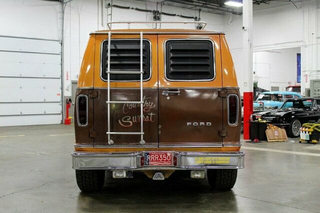 1976 Tan Ford E-Series Van --