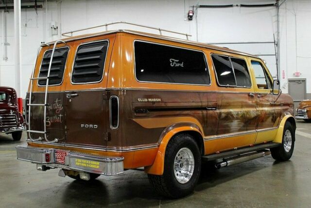 1976 Tan Ford E-Series Van --