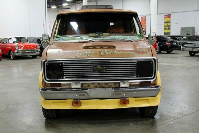 1976 Tan Ford E-Series Van --
