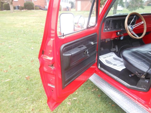 1976 Red Ford F-100