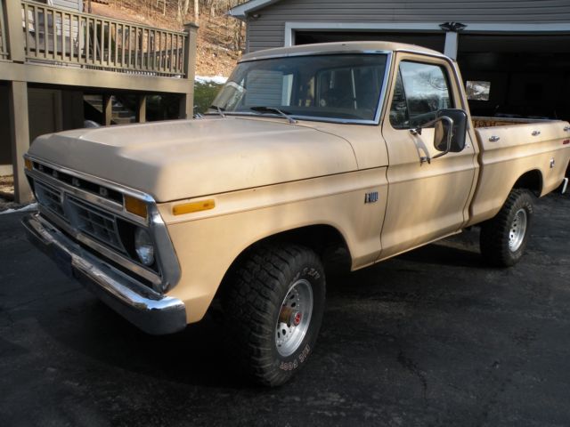 1976 Tan Ford F-100 Standard Cab Pickup