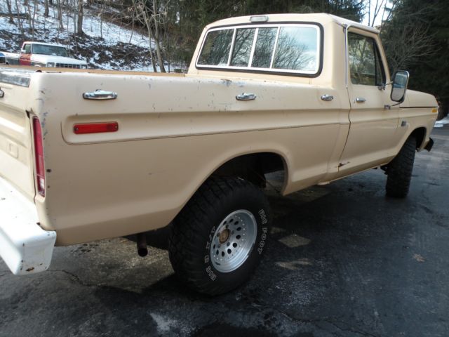 1976 Tan Ford F-100 Standard Cab Pickup