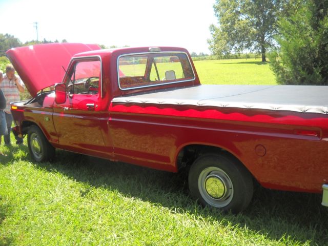 1976 Red Ford F-100