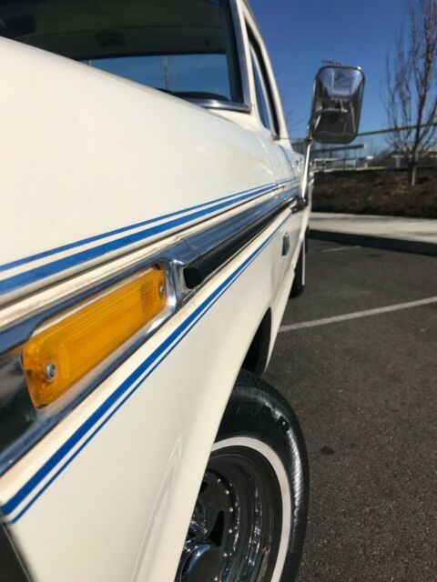 1976 White Ford F-100 Truck