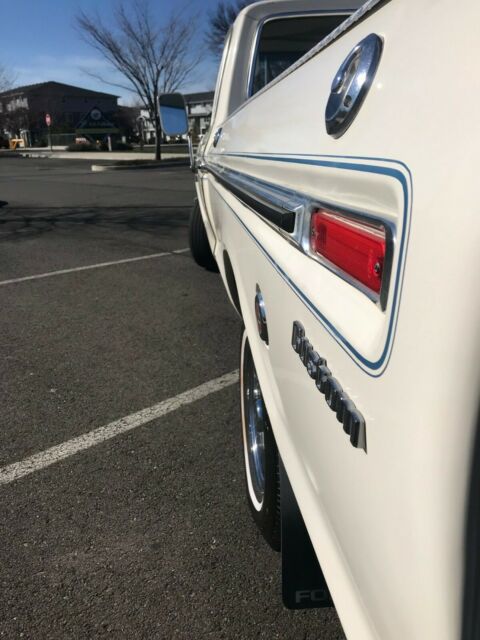 1976 White Ford F-100 Truck